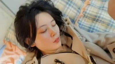 岳啊轻点灬太粗太长了视频