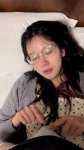 北京再战反差眼睛母狗，调教好了同城快递可约艹！